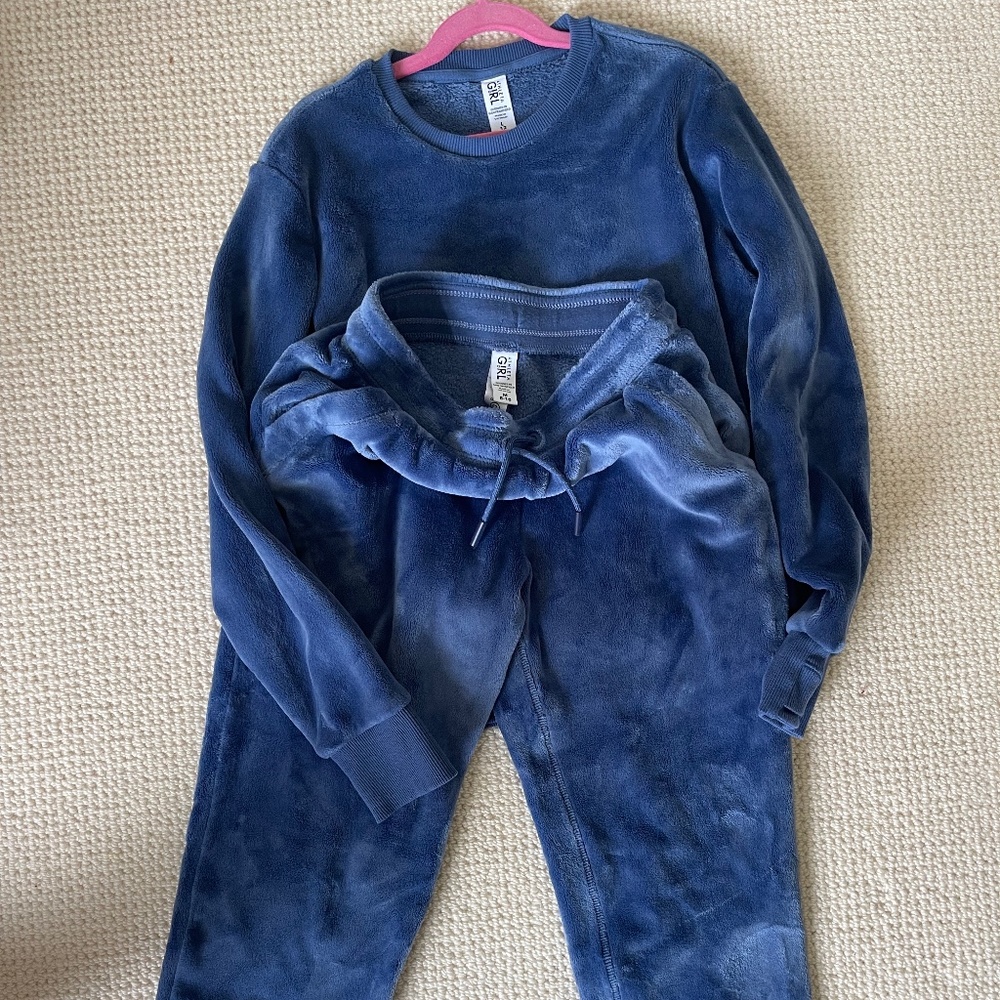 Athlete kids sweat suit